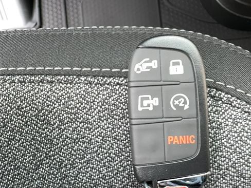 New 2026 RAM ProMaster 2500 w/ Quick Order Package 22G SLT image 17