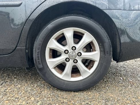 Used 2010 Toyota Camry LE FWD image 5