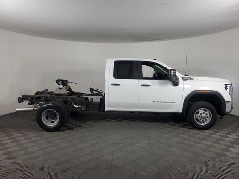 Used 2024 GMC Sierra 3500 Pro w/ Convenience Package AWD/4WD image 1