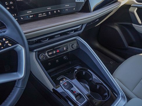 New 2025 Audi Q5 Premium image 11