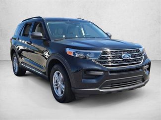 Used 2023 Ford Explorer XLT video 3