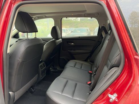 Used 2024 Nissan Rogue SL w/ SL Premium Package FWD image 10