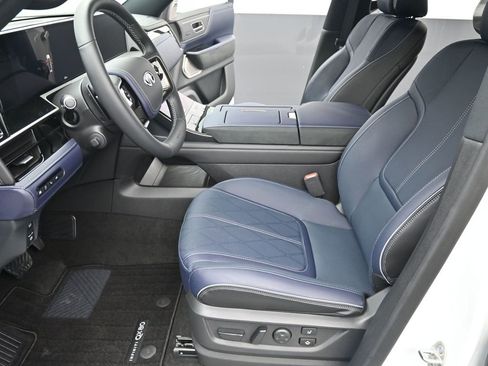 New 2026 INFINITI QX80 4WD image 10