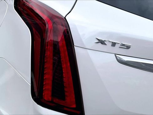 Used 2021 Cadillac XT5 Premium Luxury image 56