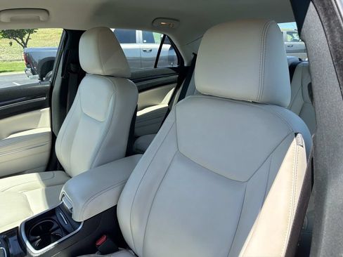 Used 2022 Chrysler 300 Touring L RWD image 22