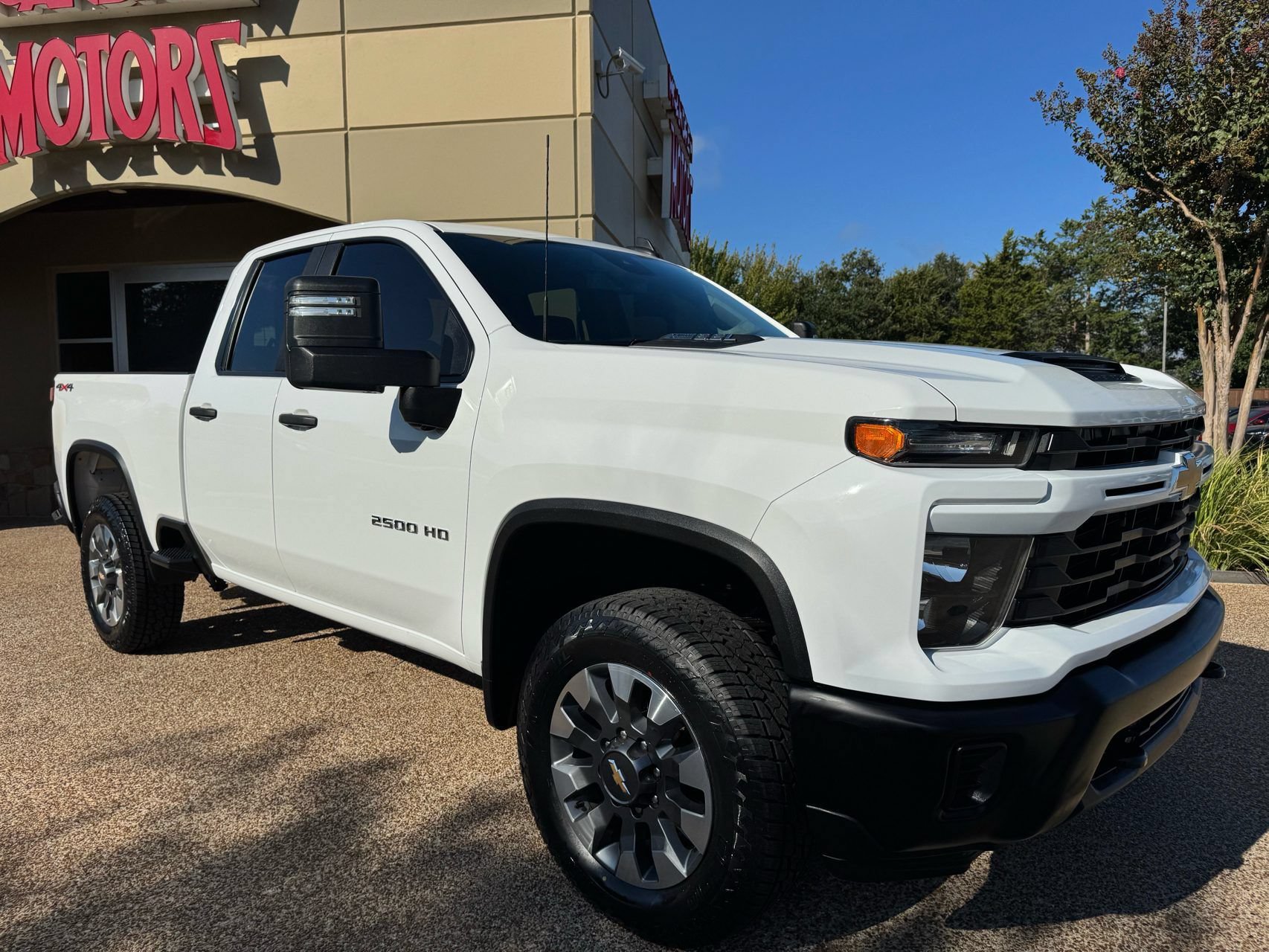 Used 2024 Chevrolet Silverado 2500 Custom w/ Custom Convenience Package AWD/4WD image 8