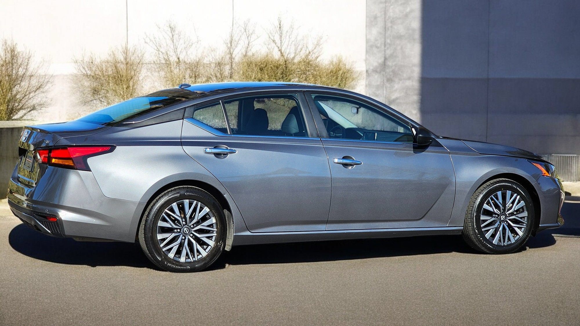 Used 2024 Nissan Altima 2.5 SV FWD image 10