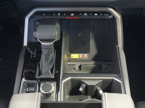 New 2026 Toyota Tundra Limited AWD/4WD image 32