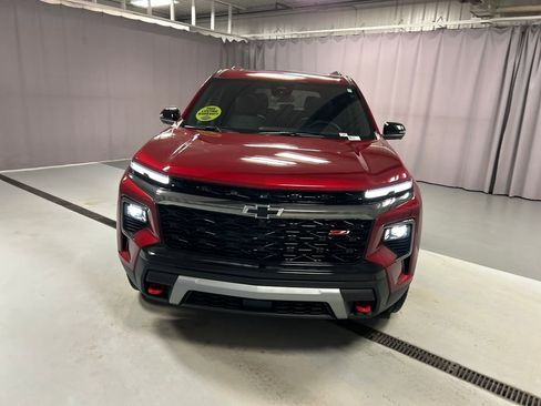 Used 2025 Chevrolet Traverse Z71 w/ Driver Confidence Package image 2