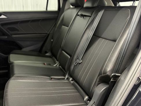 Used 2023 Volkswagen Tiguan SE AWD/4WD image 14