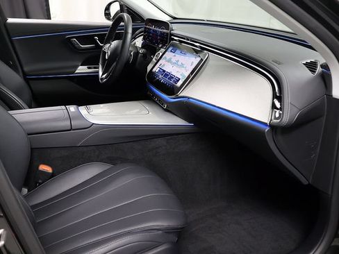 Certified 2025 Mercedes-Benz E 350 4MATIC Sedan image 34