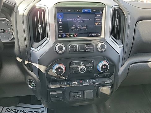 Used 2020 GMC Sierra 1500 SLT w/ X31 Off-Road Package image 10