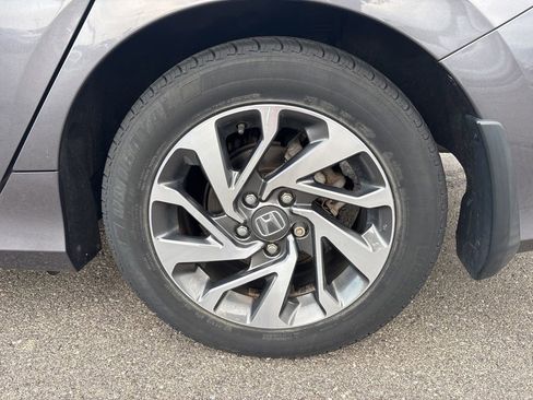 Used 2017 Honda Civic EX image 5