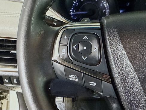 Used 2017 Toyota Avalon XLE image 14