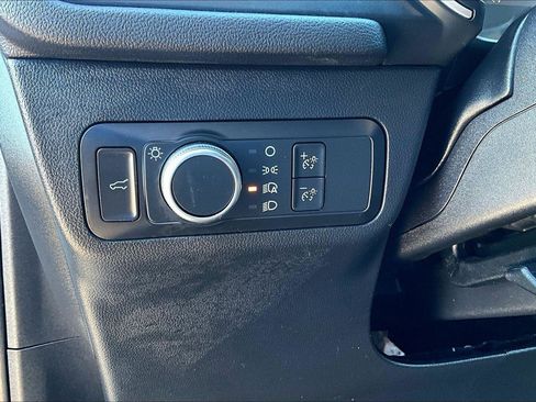 Used 2022 Ford Escape SE w/ SE Sport Appearance Package image 29