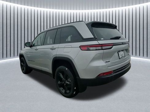 New 2025 Jeep Grand Cherokee Limited w/ Black Appearance Package image 14