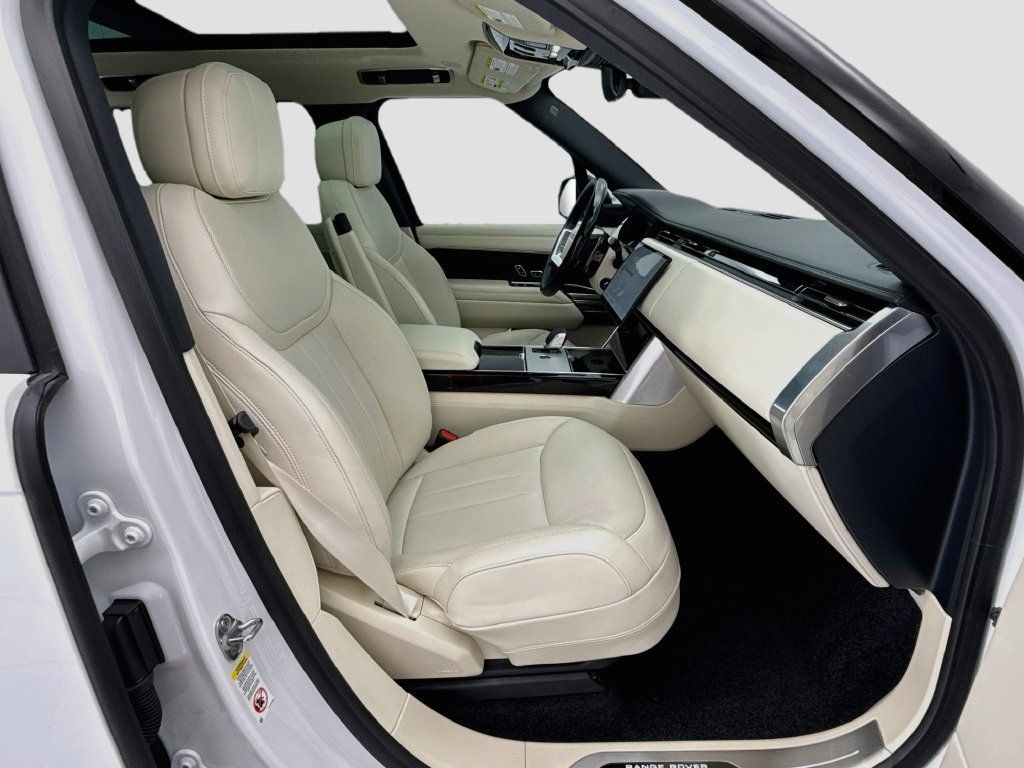 Certified 2025 Land Rover Range Rover SE AWD/4WD image 19