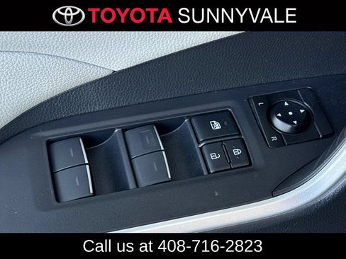 Used 2025 Toyota RAV4 XLE AWD/4WD image 17