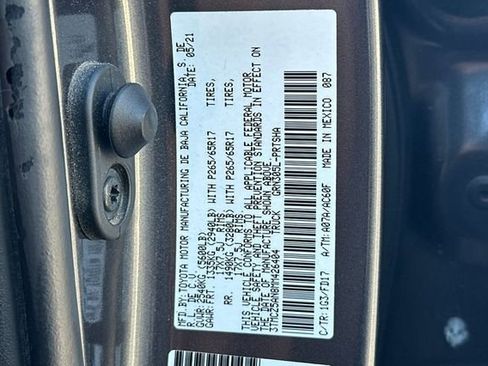 Used 2021 Toyota Tacoma TRD Sport w/ Technology Package image 32