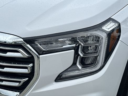Used 2022 GMC Terrain SLT FWD image 11