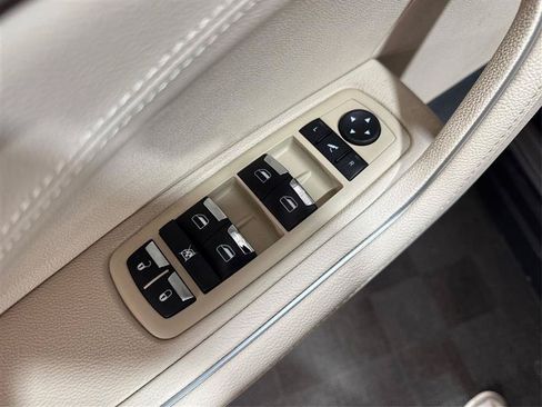 Used 2018 Maserati Levante AWD/4WD image 34