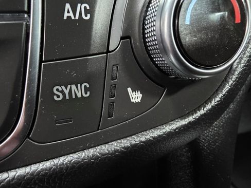 Used 2019 Chevrolet Equinox LT FWD image 14