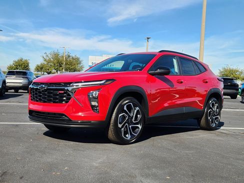 New 2026 Chevrolet Trax RS w/ Driver Confidence Package image 2