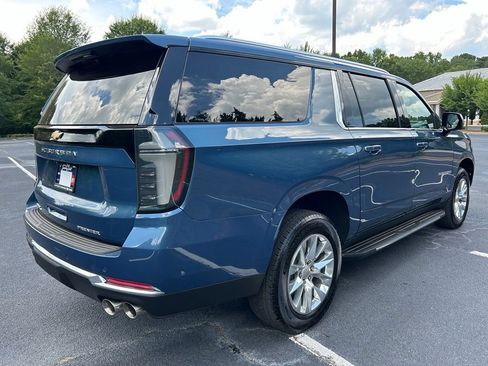 Used 2025 Chevrolet Suburban Premier w/ Sun And Tow Package RWD image 24