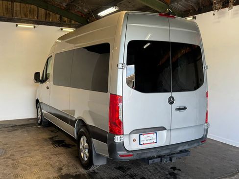 Used 2021 Mercedes-Benz Sprinter 2500 image 4