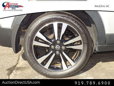 Used 2020 Nissan Kicks SV image 37