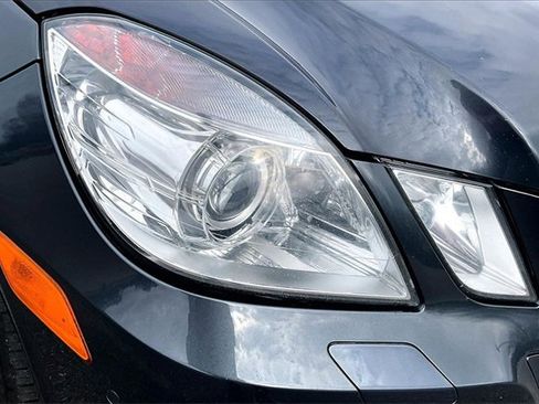 Used 2011 Mercedes-Benz E 550 Sedan image 27