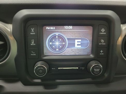 Used 2019 Jeep Wrangler Sport image 5