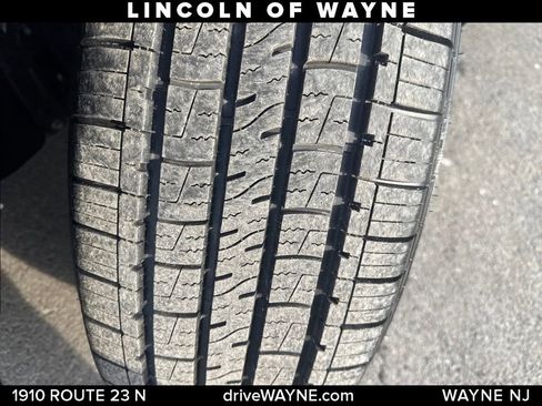 Used 2024 Lincoln Nautilus Premier image 26