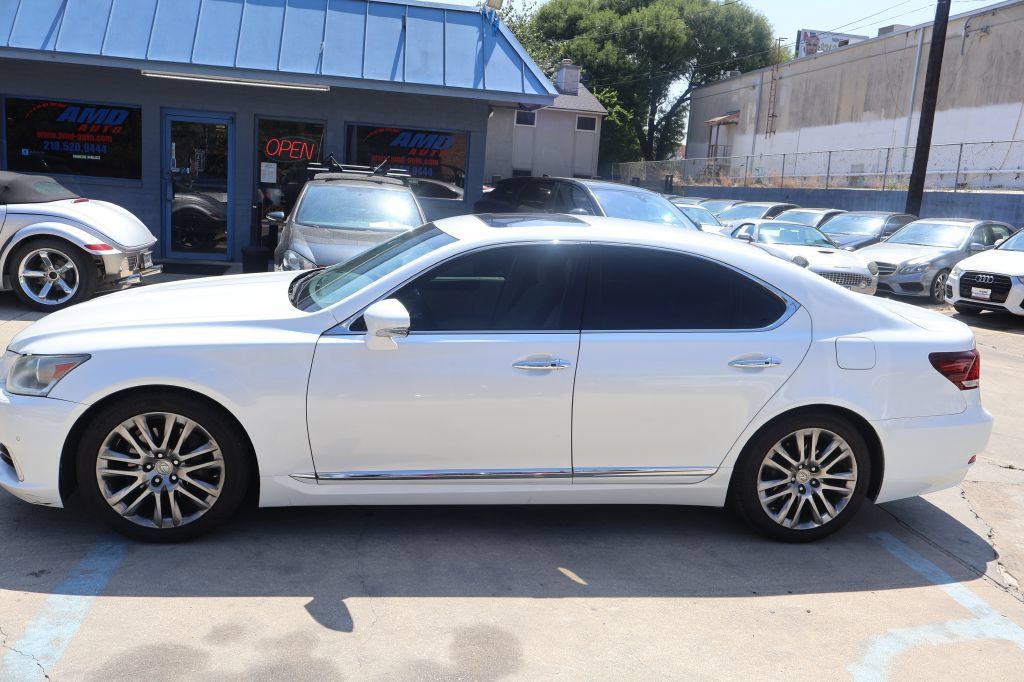 Used 2013 Lexus LS 460 w/ Comfort Pkg RWD image 4