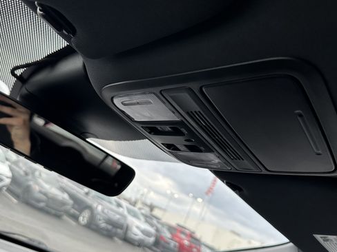 Used 2024 Honda Odyssey Sport image 27