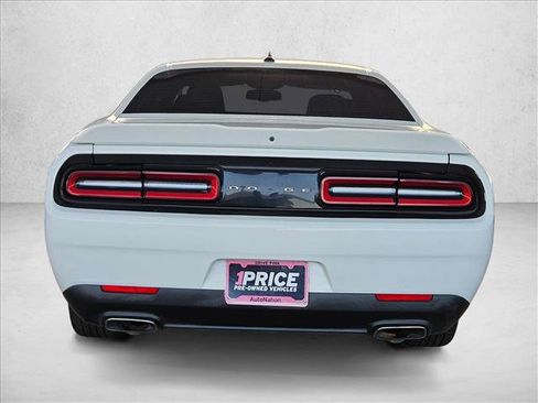 Used 2019 Dodge Challenger SXT RWD image 3