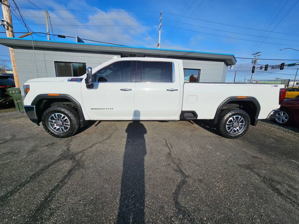 Used 2022 GMC Sierra 3500 SLT w/ X31 Off-Road Package AWD/4WD image 3