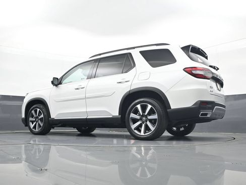 Used 2024 Honda Pilot Touring image 28