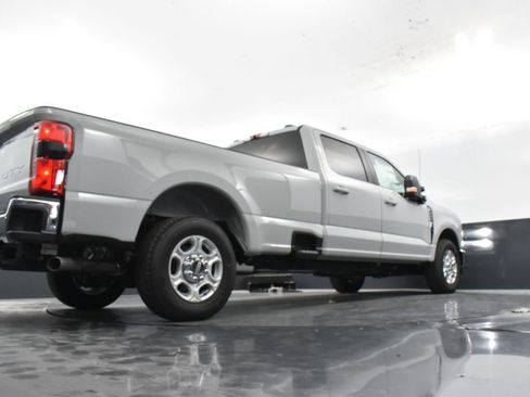 New 2026 Ford F250 XLT w/ XLT Premium Package RWD image 31