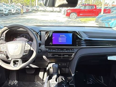 Used 2025 Toyota Camry LE w/ Convenience Package image 13