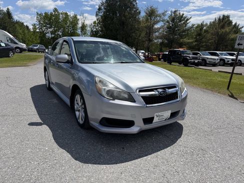 Used 2013 Subaru Legacy 2.5i Premium w/ All-Weather Pkg AWD/4WD image 7