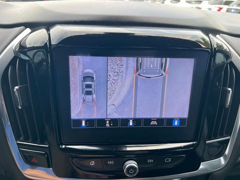 Used 2023 Chevrolet Traverse LT w/ Rear Camera Mirror Package AWD/4WD image 41