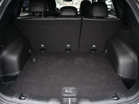 Used 2023 Jeep Compass Latitude image 13