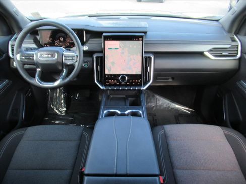 Used 2025 GMC Acadia Elevation image 12