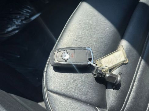 Used 2024 Ford Edge SEL image 22