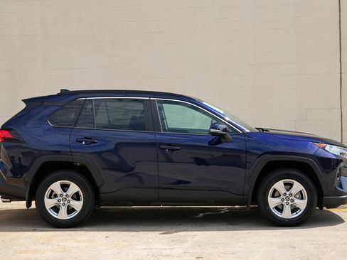Used 2021 Toyota RAV4 XLE w/ Convenience Package FWD image 49