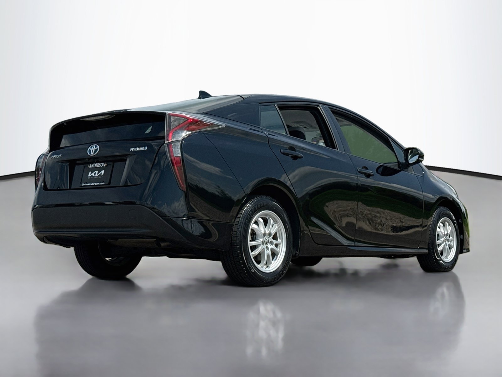 Used 2016 Toyota Prius Two FWD image 7