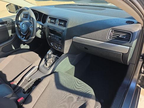 Used 2015 Volkswagen Jetta SE FWD image 19