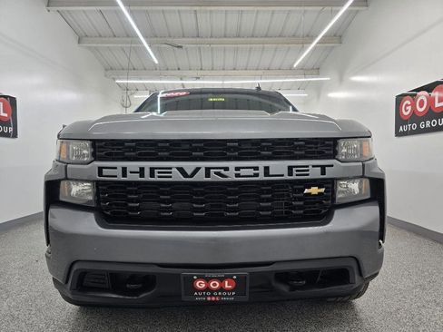 Used 2020 Chevrolet Silverado 1500 Custom w/ Custom Value Package RWD image 2