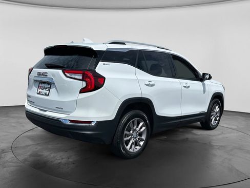 Used 2024 GMC Terrain SLT AWD/4WD image 8